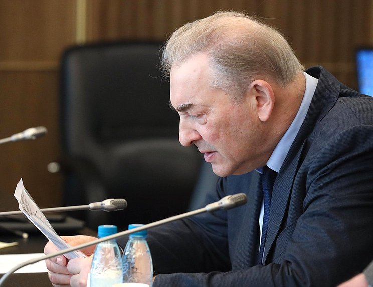 Член Комитета по физической культуре и спорту Владислав Третьяк