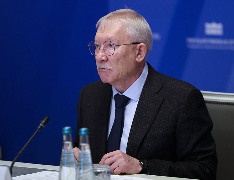 Председатель Комитета по контролю Олег Морозов