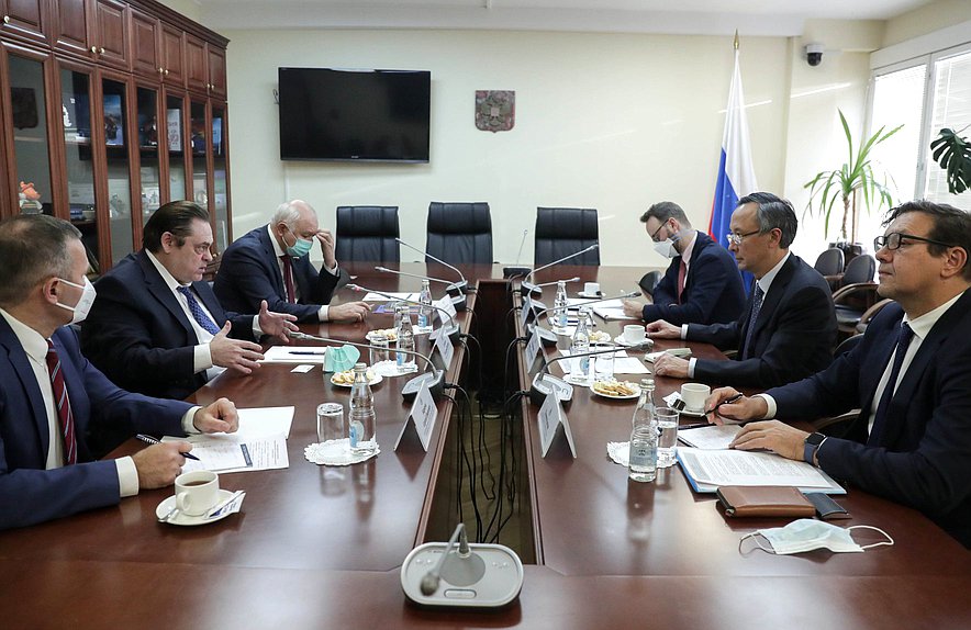 Meeting of Chairman of the Committee on Issues of Nationalities Gennady Semigin and OSCE High Commissioner on National Minorities Kairat Abdrakhmanov