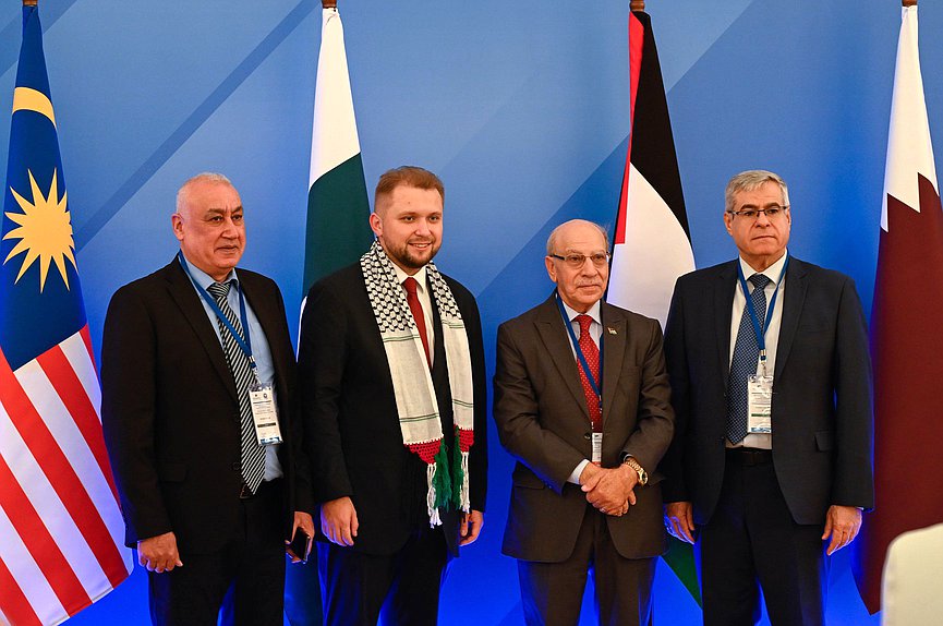 Deputy Chairman of the State Duma Boris Chernyshov (second from left)