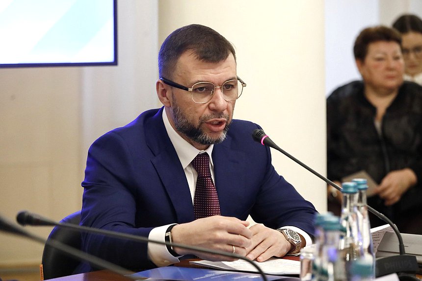 Глава Донецкой Народной Республики Денис Пушилин. Сессия "Пространственное развитие в контексте социально-экономических вызовов"