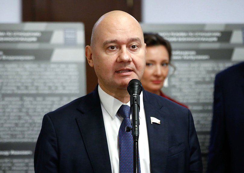 Заместитель Председателя Комитета по развитию гражданского общества, вопросам общественных и религиозных объединений Олег Леонов