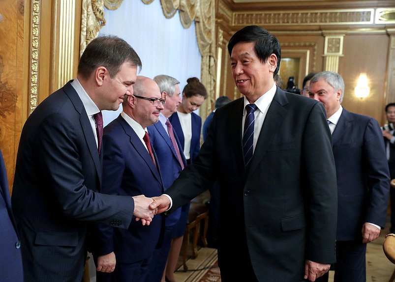 Chairman of the Committee on Informational Policy, Technologies and Communications Leonid Levin and Chairman of the Standing Committee of the National People's Congress of the People's Republic of China Li Zhanshu