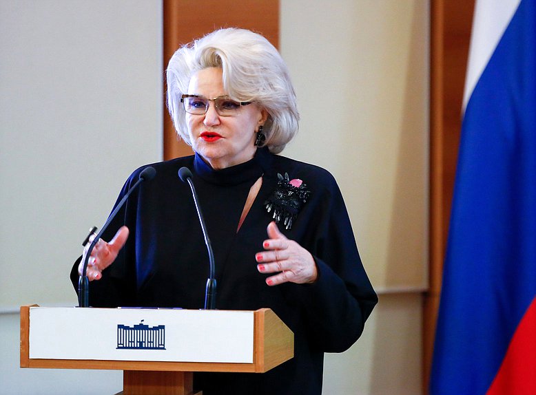 Председатель Комитета по защите семьи, вопросам отцовства, материнства и детства Нина Останина