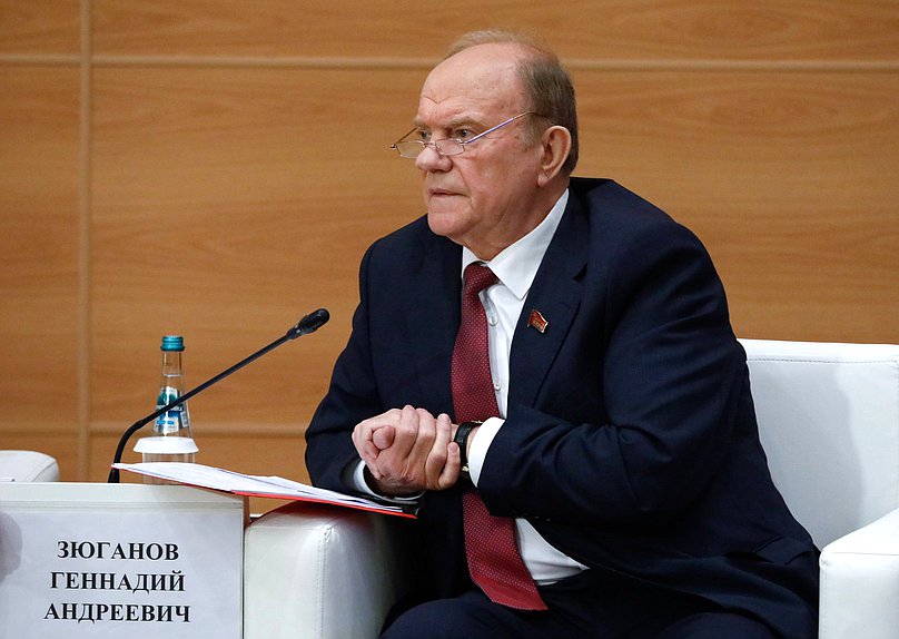 Руководитель фракции КПРФ Геннадий Зюганов