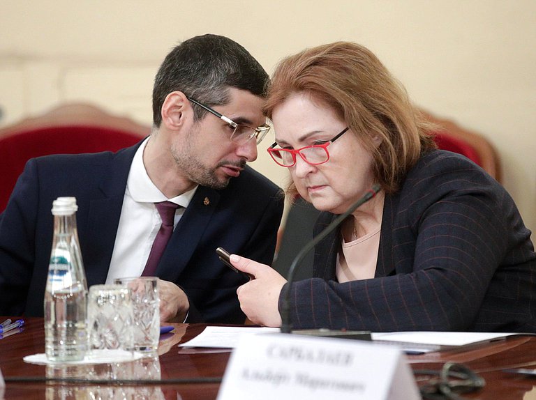 Заседание рабочей группы по выработке предложений, направленных на своевременное обеспечение качественными жилыми помещениями лиц из числа детей-сирот и детей, оставшихся без попечения родителей