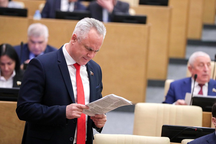 Член Комитета по бюджету и налогам Евгений Бессонов