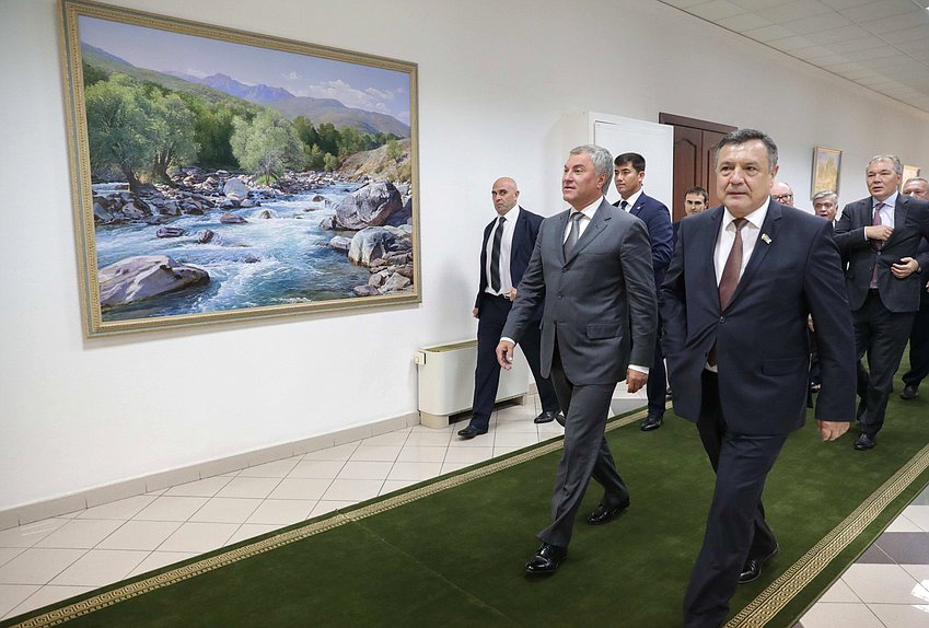 Chairman of the State Duma Viacheslav Volodin and Speaker of the Legislative Chamber of the Oliy Majlis Nuriddinjon Ismailov