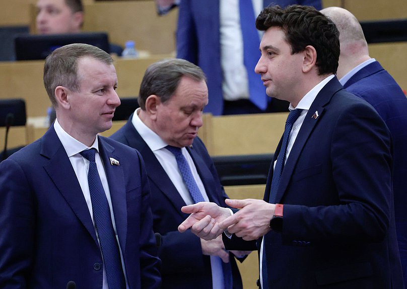 Член Комитета по туризму и развитию туристической инфраструктуры Алексей Волоцков и член Комитета по транспорту и развитию транспортной инфраструктуры Валерий Горюханов