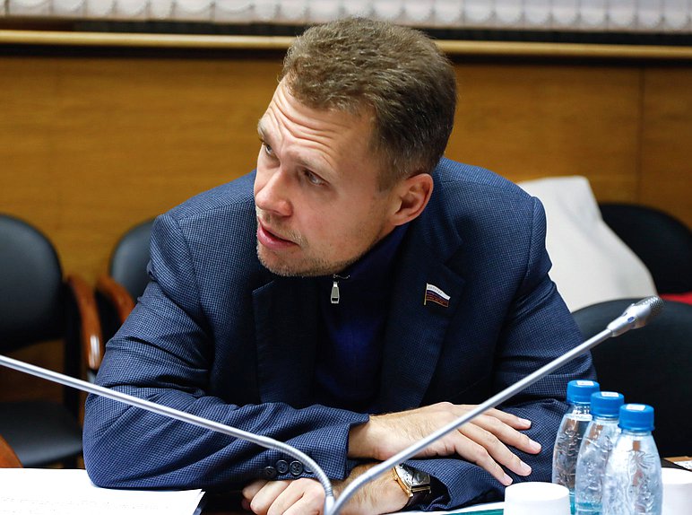 Член Комитета по бюджету и налогам Никита Чаплин