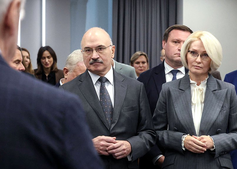 Председатель Комитета по науке и высшему образованию Сергей Кабышев и заместитель Председателя Государственной Думы Виктория Абрамченко