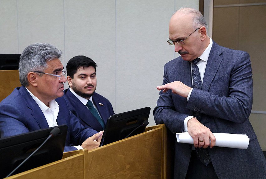 Руководитель фракции "Новые люди" Алексей Нечаев и Председатель Комитета по науке и высшему образованию Сергей Кабышев