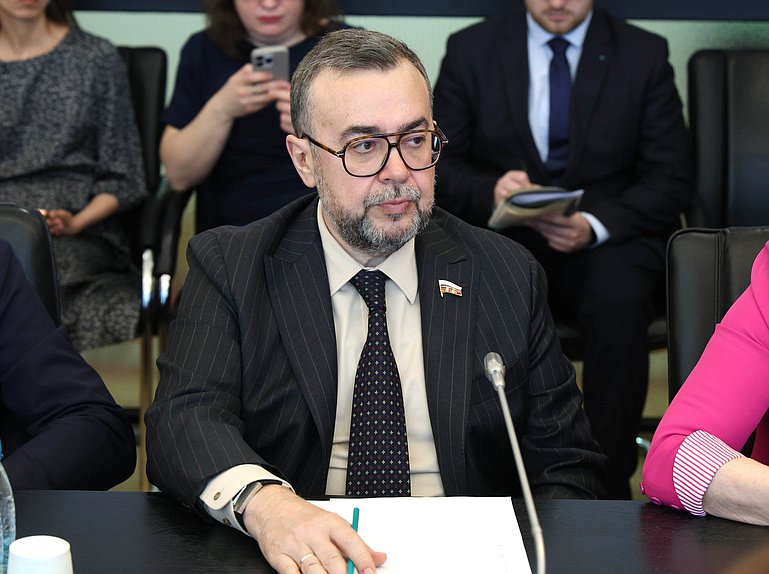 Член Комитета по физической культуре и спорту Александр Воробьев