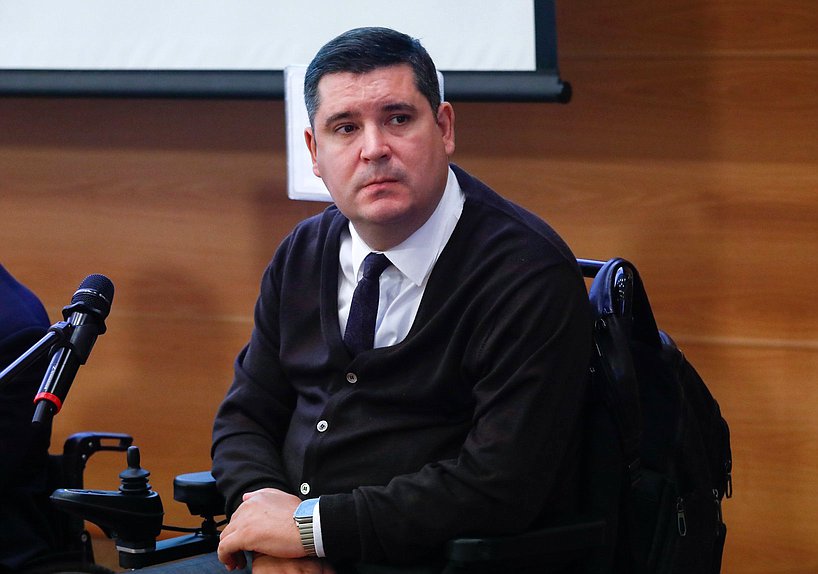 Заместитель Председателя Комитета по молодежной политике Михаил Киселев