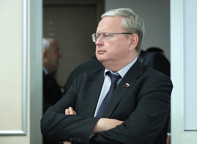 Заместитель Председателя Комитета по экономической политике Михаил Делягин