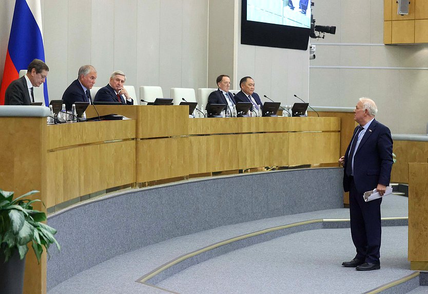 Заместитель Председателя Комитета по экологии, природным ресурсам и охране окружающей среды Анатолий Грешневиков