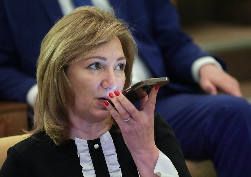 Член Комитета по просвещению Лариса Тутова