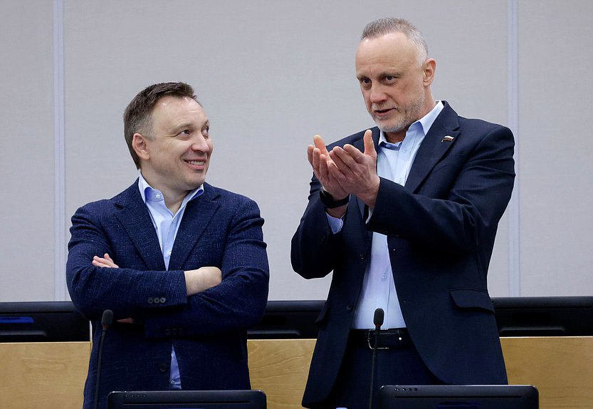 Первый заместитель Председателя Комитета по защите конкуренции Игорь Игошин и заместитель Председателя Комитета по малому и среднему предпринимательству Олег Голиков