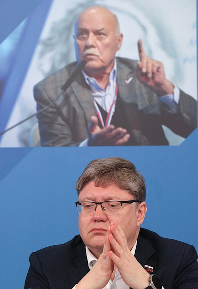 Член Комитета по труду, социальной политике и делам ветеранов Андрей Исаев