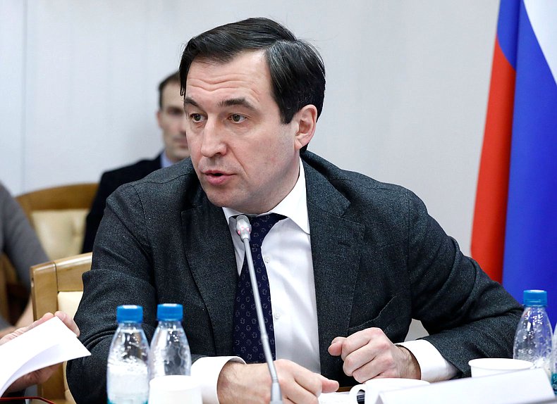 Первый заместитель Председателя Комитета по контролю Дмитрий Гусев