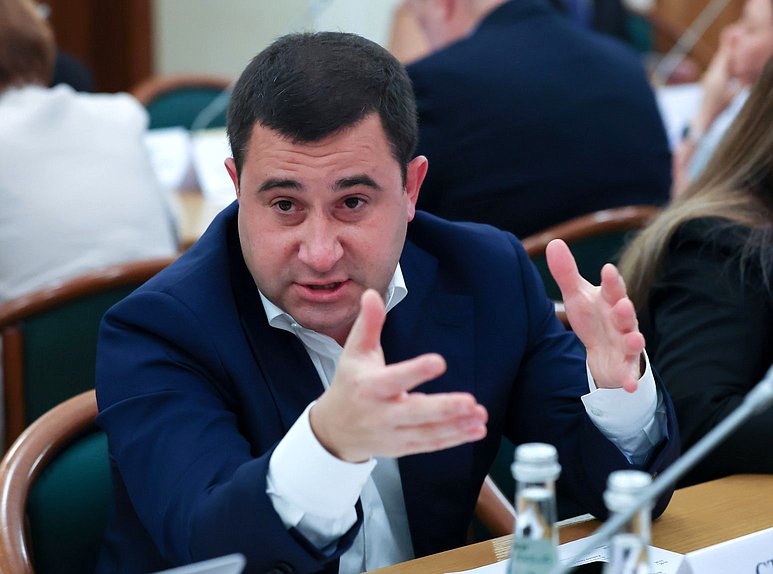 Заместитель Министра строительства и жилищно-коммунального хозяйства РФ Никита Стасишин