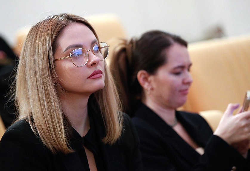 Парламентские слушания на тему «Актуальные вопросы сохранения и восстановления водных объектов и их экосистем» Комитета по экологии, природным ресурсам и охране окружающей среды