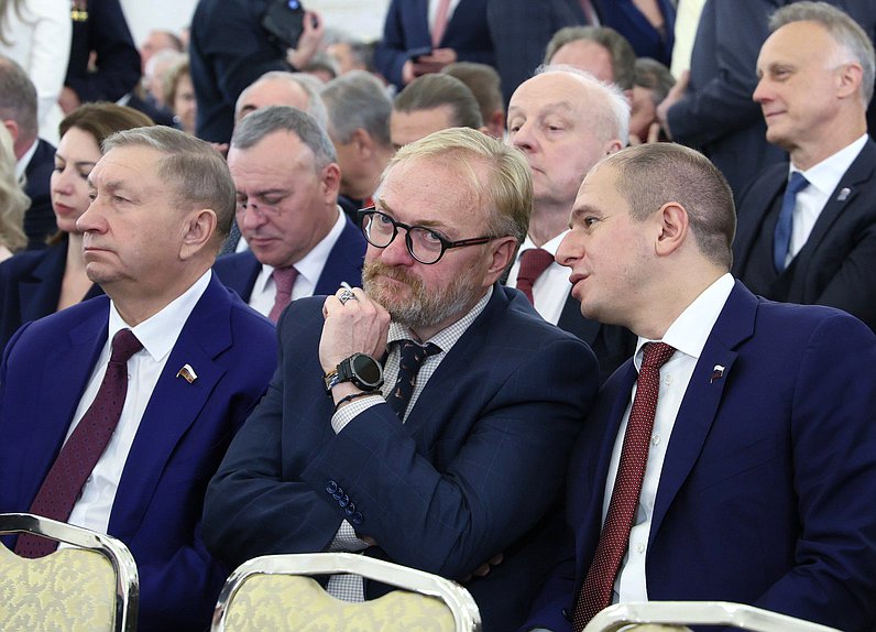 Заместитель Председателя Комитета по защите семьи, вопросам отцовства, материнства и детства Виталий Милонов и член Комитета по культуре Михаил Романов