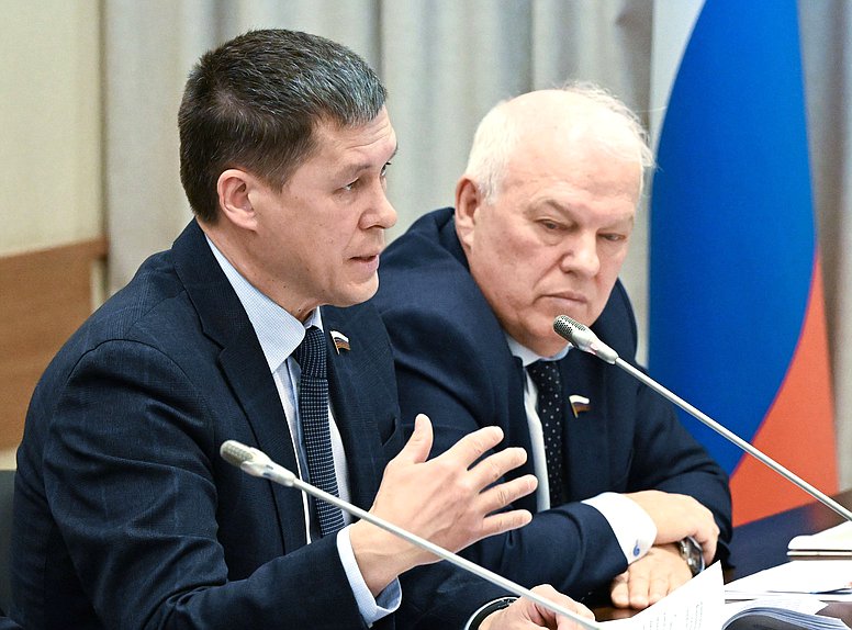 Член Комитета по экологии, природным ресурсам и охране окружающей среды Зариф Байгускаров