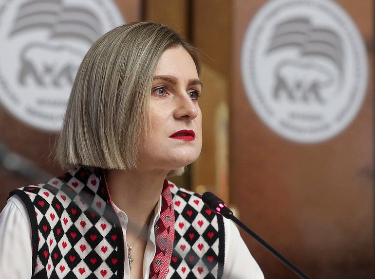 Член Комитета по международным делам Мария Бутина