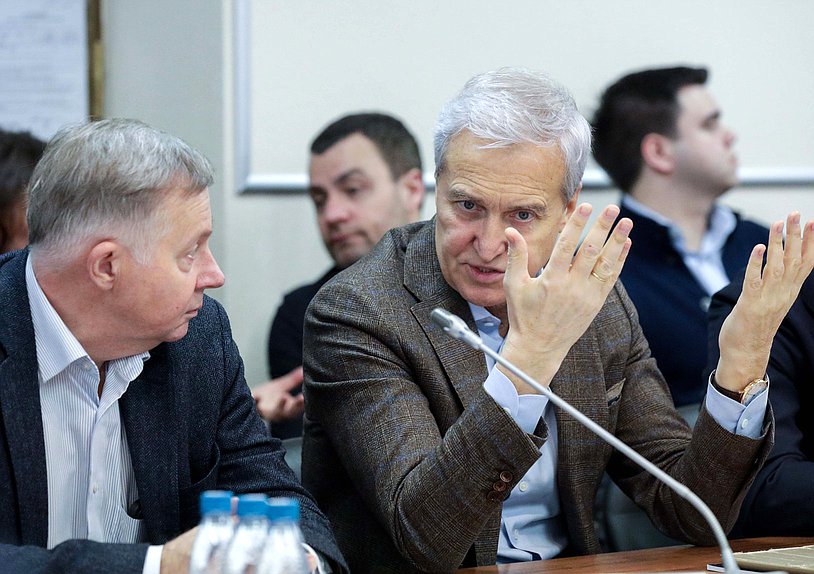 Заседание Экспертного совета Комитета по промышленности и торговле по развитию торговли и защите прав потребителей