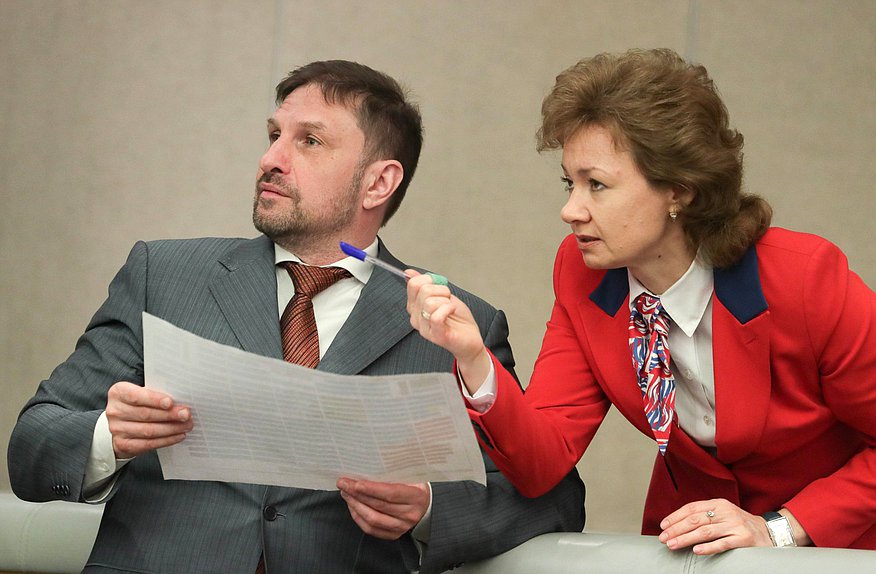 Член Комитета по обороне Дмитрий Кузнецов