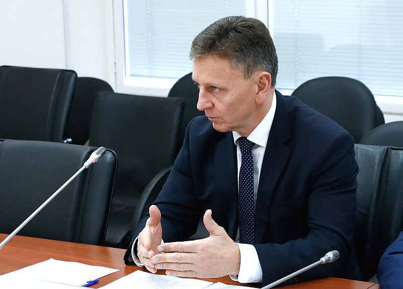 Первый заместитель Председателя Комитета по науке и высшему образованию Владимир Сипягин