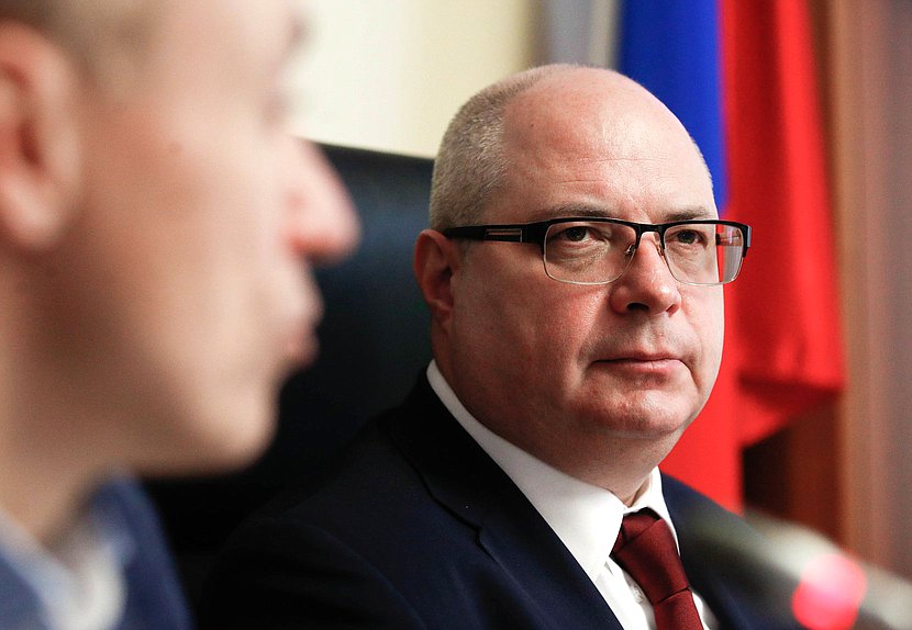 Председатель Комитета по вопросам собственности, земельным и имущественным отношениям Сергей Гаврилов