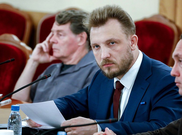 Заседание Экспертного совета при межфракционной рабочей группе по развитию малой авиации на тему «Риски избыточной криминализации сферы услуг в гражданской авиации»