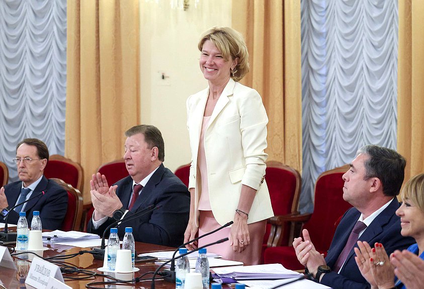 Министр сельского хозяйства РФ Оксана Лут