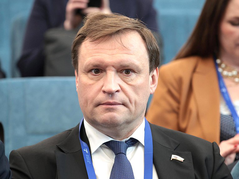 Председатель Комитета по строительству и ЖКХ Сергей Пахомов