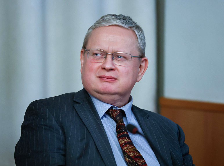Заместитель Председателя Комитета по экономической политике Михаил Делягин