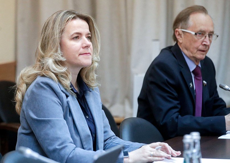 Член Комитета по защите семьи, вопросам отцовства, материнства и детства Ольга Коробова