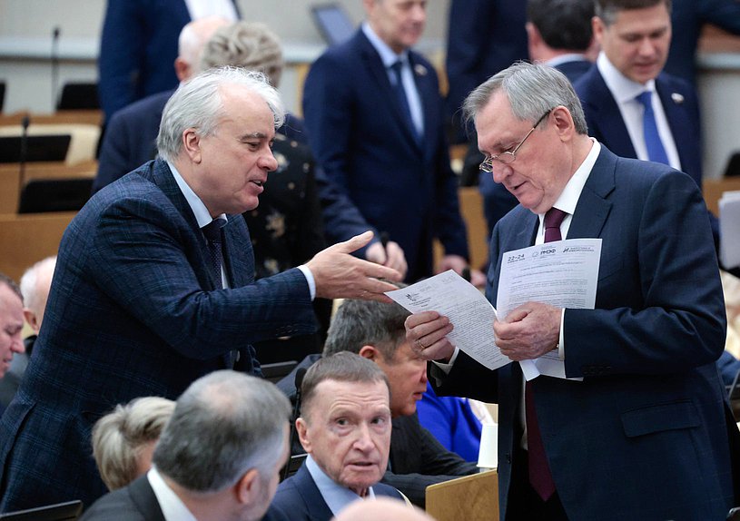 Первый заместитель Председателя Комитета по энергетике Павел Завальный и Председатель Комитета Николай Шульгинов