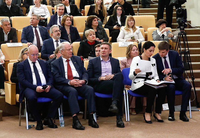 Парламентские слушания Комитета по защите семьи, вопросам отцовства, материнства и детства на тему «Демографические вызовы и искусственный интеллект»