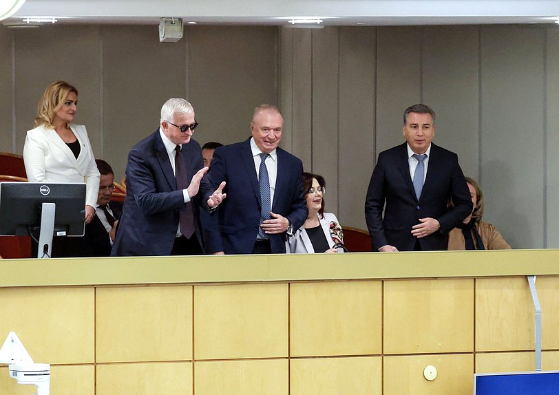 Пленарное заседание (22.10.2025)