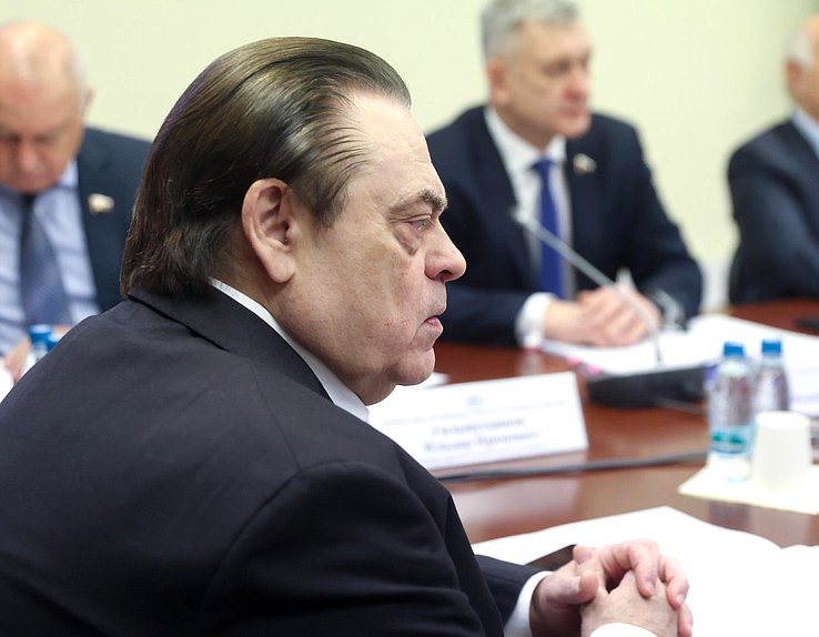 Член Комитета по делам национальностей Геннадий Семигин