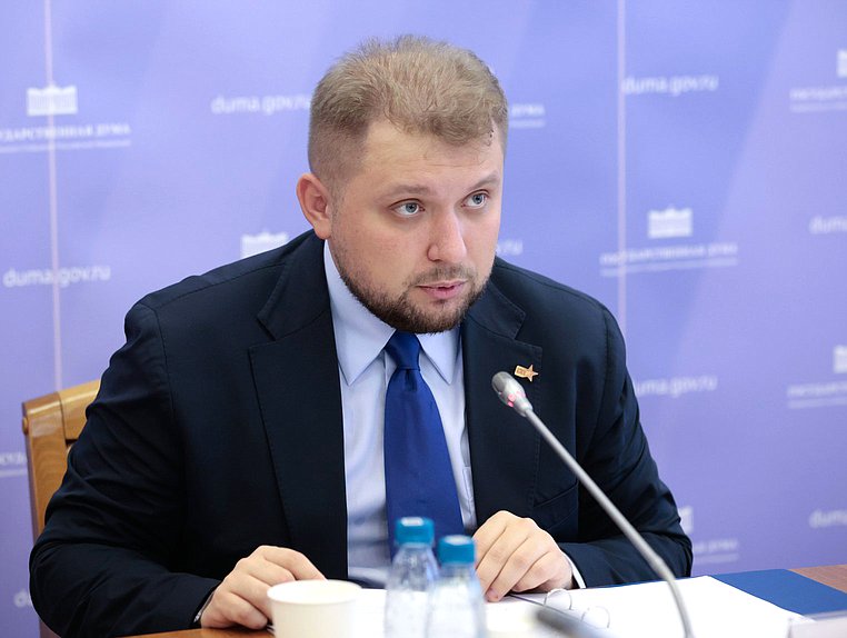 Председатель Комитета по развитию гражданского общества, вопросам общественных и религиозных объединений Борис Чернышов
