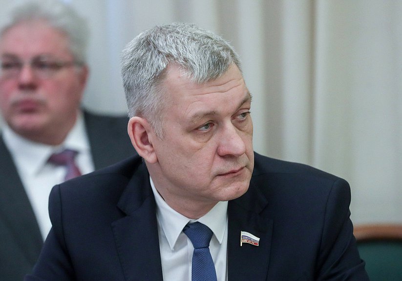 Председатель Комитета по делам национальностей Владимир Иванов