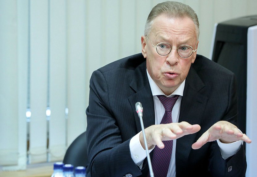 Статс-секретарь — заместитель Министра юстиции РФ Андрей Логинов