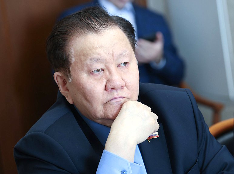 Первый заместитель Председателя Комитета по охране здоровья Федот Тумусов