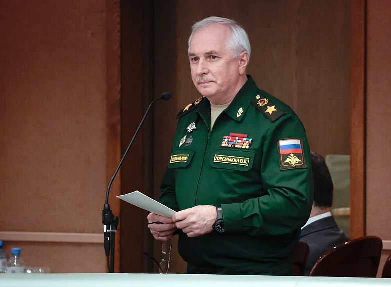 Заместитель Министра обороны РФ - начальник Главного военно-политического управления Вооруженных Сил РФ Виктор Горемыкин