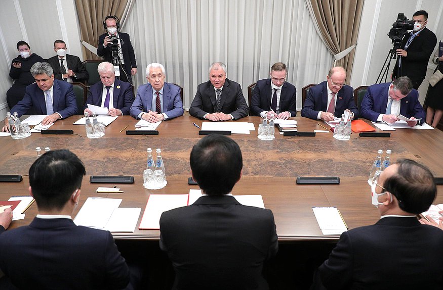 Meeting of Chairman of the Standing Committee of the National People's Congress Li Zhanshu with Chairman of the State Duma Vyacheslav Volodin and leaders of the State Duma factions