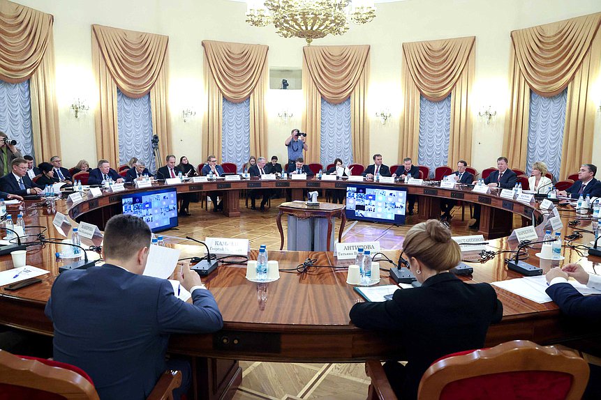 Расширенное заседание Комитета по аграрным вопросам на тему «О национальном докладе о ходе и результатах реализации Государственной программы развития сельского хозяйства и регулирования рынков сельскохозяйственной продукции, сырья и продовольствия»