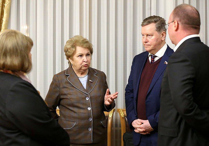 First Deputy Chairwoman of the Committee on Regional Policy and Problems of North and Far East Valentina Pivnenko and First Deputy Chairman of the Committee on Control and Regulations Oleg Nilov